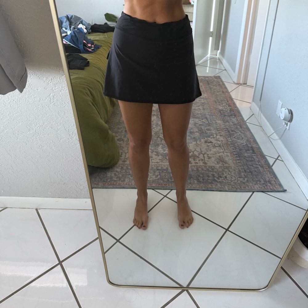 black lulu lemon size 8 tall tennis skirt